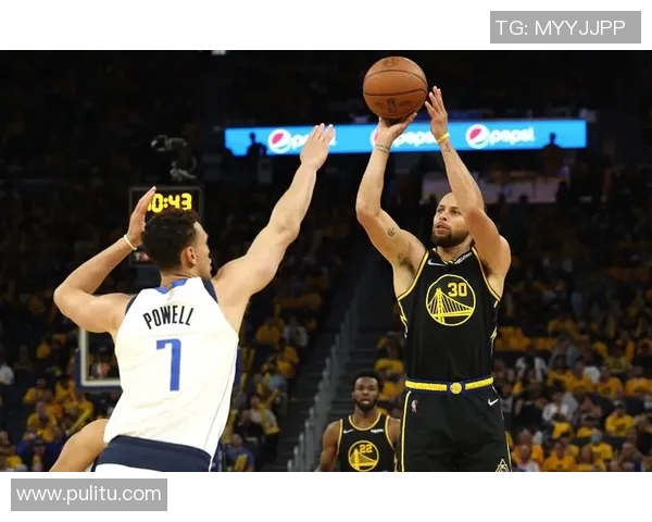 勇士主场大胜开门红迎来：全新赛季的璀璨序曲