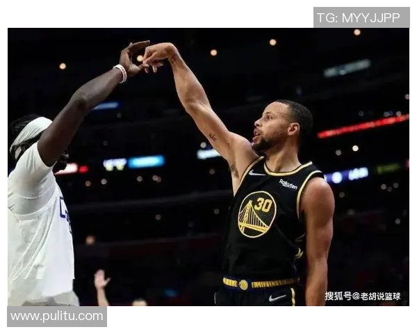 勇士主帅赛后炮轰裁判，遭到罚款：情绪失控还是表达公正？