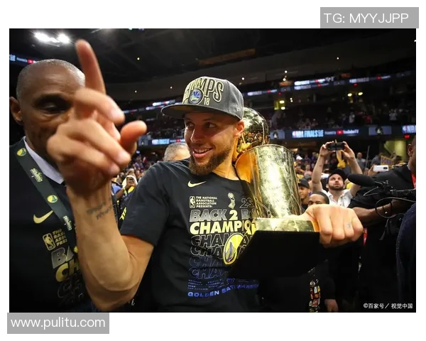 勇士主场大胜国王，库里砍下36分——勇士王朝的光辉时刻